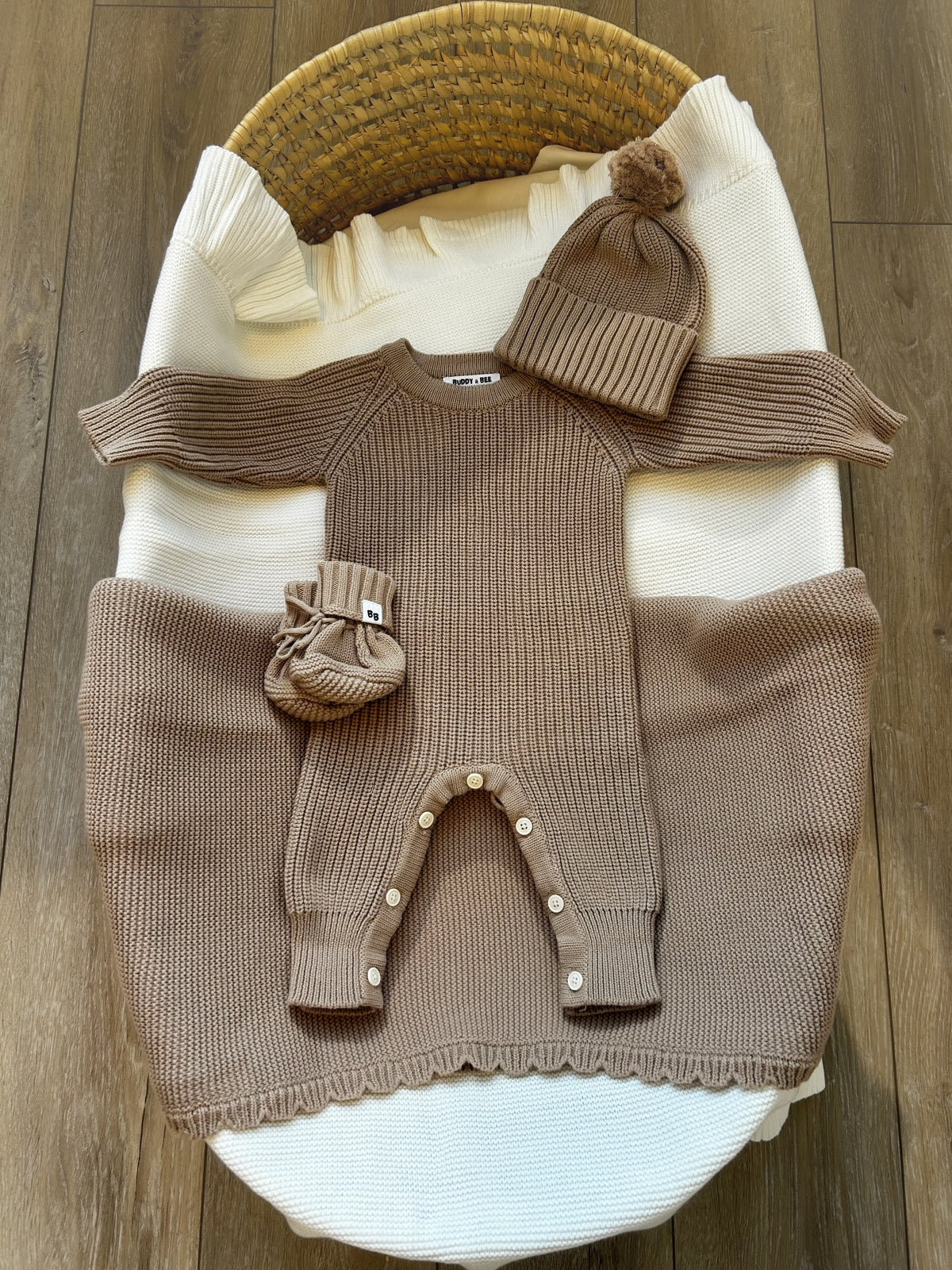 Ruffles Knit Blanket ♡ Mocha